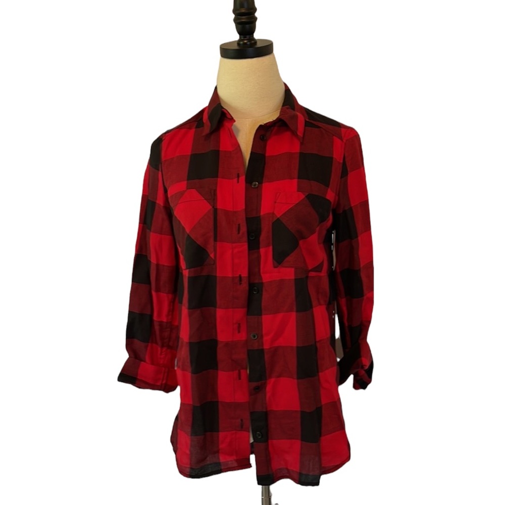 H&M Red and black plaid button down shirt